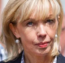 She was the fourth wife of the former german chancellor gerhard schröder. Wie Doris Schroder Kopf Fluchtlingen Helfen Will Welt