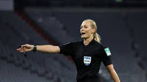 Find info you may not see elsewhere with peoplelooker®. Steinhaus Webb Verlasst Dfb Wechsel Zur Englischen Schiedsrichter Vereinigung Eurosport