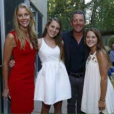 She is a female registered to vote in kitsap county, washington. Lance Armstrong Family Ex Wife Fiancee Kids Parents Siblings Familytron
