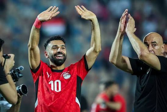 Mohamed Salah e Ibrahim Hassan pelo Egito