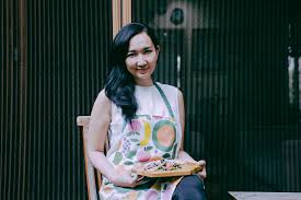 Tidak ada yang lebih baik untuk makan malam cepat dengan membuat telur dadar disertai banyak sayuran cincang dan sedikit keju. Melihat Peran Ibu Hari Ini Whiteboard Journal