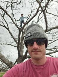 Eric Travers's Instagram, Twitter & Facebook