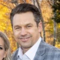 Eric Radzik's Instagram, Twitter & Facebook