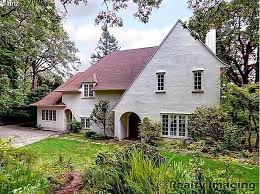 13150 Riverside Dr Lake Oswego Or 97034 Zillow Lake Oswego House Styles Downtown Portland