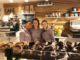 Maxime Boulangerie Cafe Nos Vendeuses Et Leurs Sourires Boulangerie Maxime Cafe