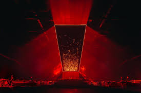 Light Fantastic The Art And Design Of Stage Lighting Pin By Julio Himede On Et La Lumiere Fut Stage Lighting Design Stage Set Stage Lighting