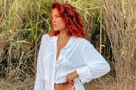 Η μαίρη συνατσάκη ποζάρει μέσα σε χαμάμ! H Mairh Synatsakh Soy Dinei Hairinspo Gia Tis Fores Poy Bariesai