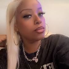 Latasha Bell's Instagram, Twitter & Facebook