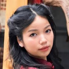 Andrea Pedroso's Instagram, Twitter & Facebook