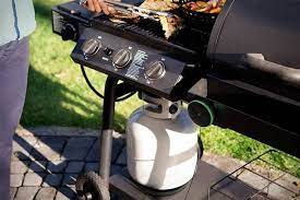 How To Use A Gas Grill For The First Time 4 Important Safety Tips Gas Grill Grilling Propane Tank