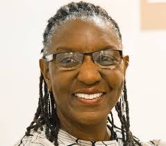 Rebeca Barroso's Instagram, Twitter & Facebook