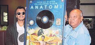 Album anatomi umělec faizal tahir ke stažení ve formátu mp3 a flac obsahuje hity setia sejati menang ukázky zdarma k poslechu. Anatomi Faizal Tahir S Fourth Album Is A Controversial Body Of Work