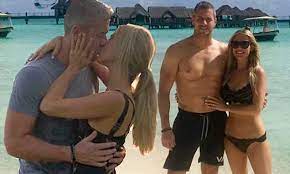 El moussa further fueled speculation in the comments section of the post, where she suggested to nutritionist cara clark that they should go on a double. Christina El Moussa And New Husband Ant Anstead Share A Smooch On Romantic Tropical Honeymoon Daily Mail Online