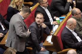 Персона юрченко евгений валерьевич, биография, карьера, назначение на пост президента вфла, уход с поста президента вфла, 2021 вхождение в число совладельцев ростовского. Nardepa Yurchenko Prizyvayut Slozhit Mandat Posle Skandala S Dtp I Narkotikami Unian