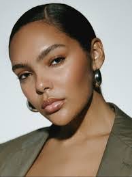 Amber Copas's Instagram, Twitter & Facebook