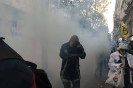 Manif national 15 octobre \ saspp31. Videos Peripherique Assemblee Nationale Nation Des Heurts A La Manifestation Des Pompiers Actu Paris