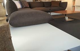 Nachdem das bettgestell unseres gästebetts eh schon so wackelig war und wir immer stauraum brauchen können, haben wir dieses bett gebaut!benötigtes material:. Sofas Und Couches Sofalandschaft Mit Podest Jalis Cor Mobel
