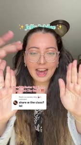 Replying to @conway titty 🍒 the spiral of my theory!! 🫣😅🤣  #romantasybooks #bookbesties #houseofearthandblood #booklovers #crescentcity