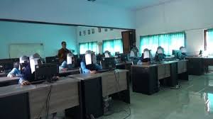 0 ratings0% found this document useful (0 votes). Viral Siswa Smkn 1 Banyuwangi Ujian Pakai Kacamata Kuda Bagian 1