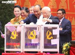 Bộ chính trị ban chấp hành trung ương đảng khóa xii gồm 19 ủy viên, trong đó có 7 ủy viên từ khóa trước và 12 ủy viên mới. Danh Sach 8 á»§y Vien Bá»™ Chinh Trá»‹ Khoa Xii Trung Cá»­ Bch Trung Æ°Æ¡ng Khoa Xiii