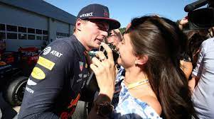 De vriendin van max verstappen is de. Zo Werd Max Verstappen Aan Zijn Vriendin Dilara Sanlik Gekoppeld Sportnieuws