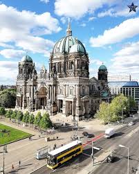 Museum Island Berlin In Summer Museum Island Berlin Berlin Germany