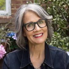 Teri Bond's Instagram, Twitter & Facebook