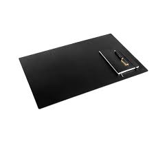 Smooth out rough working surface areas and keep small desk items handy at all times with a new desk mat. Deskpad Hochwertige Designer Deskpad Architonic