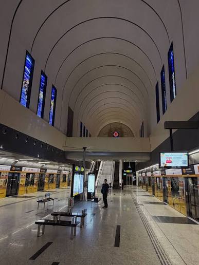 𝐃𝐢𝐝 𝐲𝐨𝐮 𝐤𝐧𝐨𝐰? 𝑪𝒂𝒍𝒅𝒆𝒄𝒐𝒕𝒕 𝑴𝑹𝑻 𝑺𝒕𝒂𝒕𝒊𝒐𝒏 on the Thomson-East Coast Line features an 𝑿-𝒔𝒉𝒂𝒑𝒆𝒅 𝒔𝒕𝒓𝒖𝒄𝒕𝒖𝒓𝒂𝒍 𝒅𝒆𝒔𝒊𝒈𝒏 that isn't just for aesthetics—it helps support the station deep underground. The station is ...