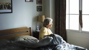 Bei oma lieg ich gern im bett, es ist so warm da und auch nett. Oma Allein Im Haus Zukunftsrat Hamburg