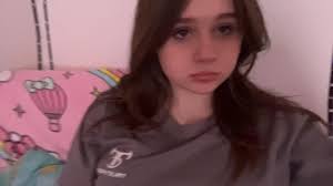 I also wanted to join the trend.. guess her name 💗