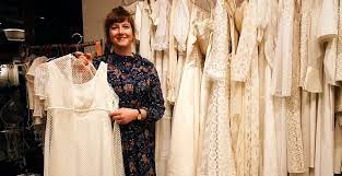 Fräulein weiß verkauft gebrauchte brautkleider und nimmt diese auf kommission entgegen. Verliebt Verlobt Vererbt Wunderschone Second Hand Brautkleider In Mulheim Mit Vergnugen Koln
