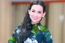 Trong mùa dịch này, ca sĩ phi nhung đã có 2 tháng trực tiếp đồng hành cùng 1 bếp ăn tại tp.hcm để chuẩn bị phần ăn mỗi ngày cho những người bị ảnh hưởng bởi dịch. Phi Nhung Máº¯c Covid 19 Äang Äiá»u Trá» á» Bá»nh Viá»n Chá»£ Ráº«y Vietnamnet