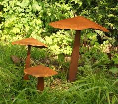 Roststab Gartenstecker Pilze Im 3 Er Set Metall Gartenskulpturen Metall Gartenkunst Garten Deko