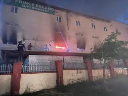 The popular prince ebeano supermarket at lokogoma district in abuja was on fire late on saturday. Fire Razes Ebeano Supermarket In Abuja Citizensalert
