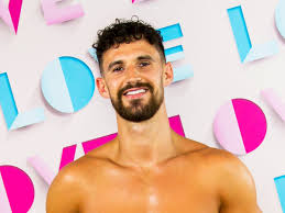 The season was filmed in a villa located in nīnole. Who Is Matt Macnabb On Love Island The Independent