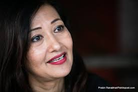 २९ वर्षदेखि आकाशमा उड्दै आएकी प्रियाको नजरमा एयर होस्टेस्: 'हाँस्दै चियाकफी  सर्भ गर्नेमात्रै हैन, विमानभित्रको डाक्टर हो, सुरक्षाकर्मी हो'