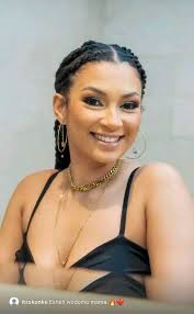 Sug Sug... a mature and wise person once say... beauty are instilled in the  eyes of the beholder.... so Sug, do you know what's in the hands of the  beholder.......bees Sug.......bees... |