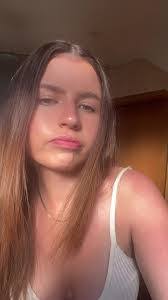 Eva Duff's Instagram, Twitter & Facebook