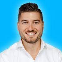 Daniel Vas's Instagram, Twitter & Facebook