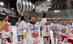 Das deutsche nationalteam steht jubelnd nach dem spiel auf dem eis, nachdem es mit einem sieg gegen gastgeber lettland das wm. Eishockey Kac Kront Sich Wieder Zum Ice Meister
