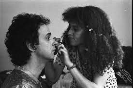 Juan josé cerati padecía cáncer en etapa terminal. Foto Inedita Gustavo Cerati Siendo Maquillado Por Mirta Magallanes Esposa De Barakus Por Pedido Exclusivo De Gustavo Cerati Soda Stereo Gustavo Adrian Cerati