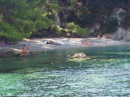 Plaža grdni do na pelješcu vjerojatno nosi najružnije ime koje su žitelji obližnjih mjesta mogli smisliti. Plaze Zuljana Peljesac Youtube