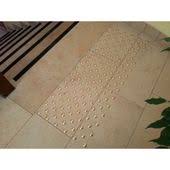 Retrouvez Le Cloupodotactile Rainure En Laiton En Vente Sur Notre Site Pour Une Meilleure Accessibilite De Vos Erp Cloison Modulable Laiton Clous