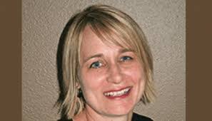 Kari Hansen's Instagram, Twitter & Facebook