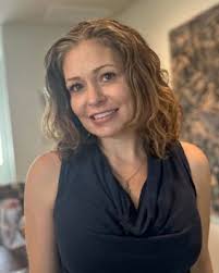 Emily Templeton's Instagram, Twitter & Facebook