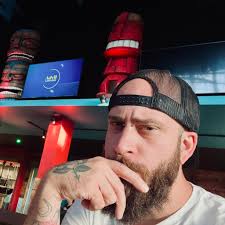 People who don't drink or smoke...why? 🤔🤔🤔