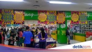 Sebelum tutup, giant akan memberikan diskon ke masyarakat dari 5% hingga 50%. 3 Fakta Gerai Giant Yang Bakal Tutup Tahun Ini