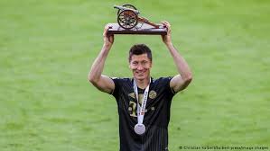 Mueller's wife says comparisons between her husband and lewandowski are pointless as they come from such different eras. Germany 1974 World Cup Hero Gerd Muller Dies Age 75 News Dw 15 08 2021