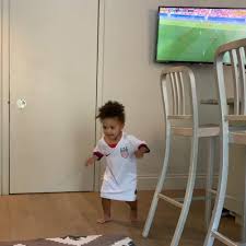 The #beingserena documentary echoes my experience and of women worldwide who everyday balance family and personal goals. Videos Of Serena Williams S Daughter Olympia Popsugar Family